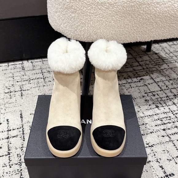 CHANEL Women's Cream and Black Ankle Boots - Picture 3 of 7
